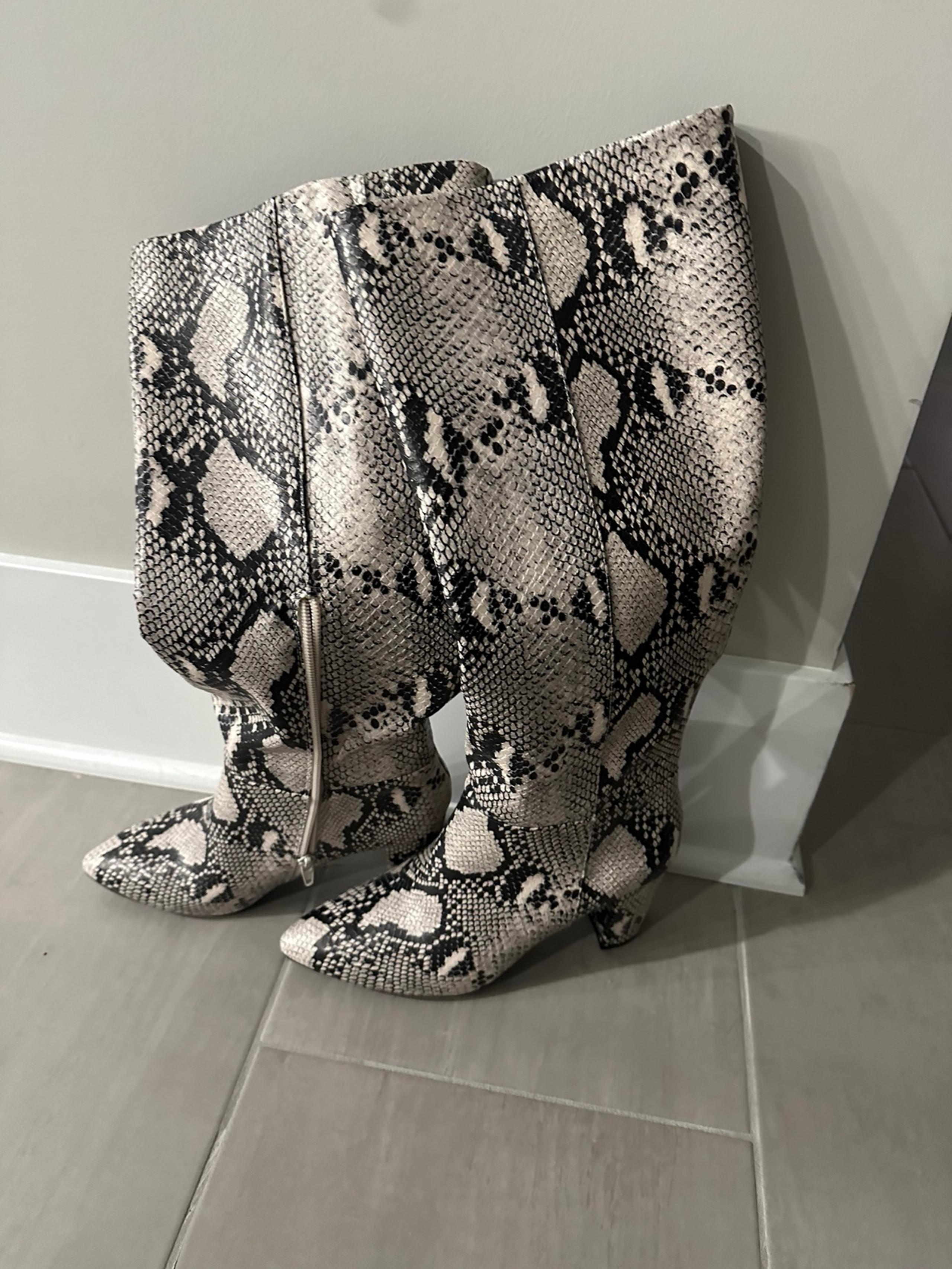 Boots with fun print