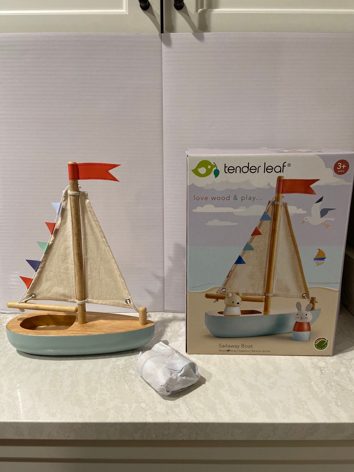 Tender leaf Wooden Toy Sailaway Boat Sail Boat