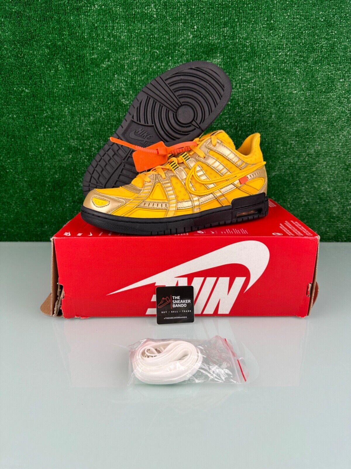 Size 8.5 - Nike Off-White x Air Rubber Dunk University Gold