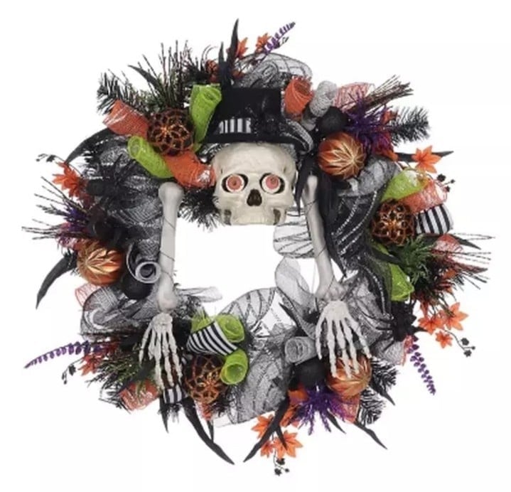 Halloween Member's Mark 26 Pre-Lit Fun Skeleton Wreath