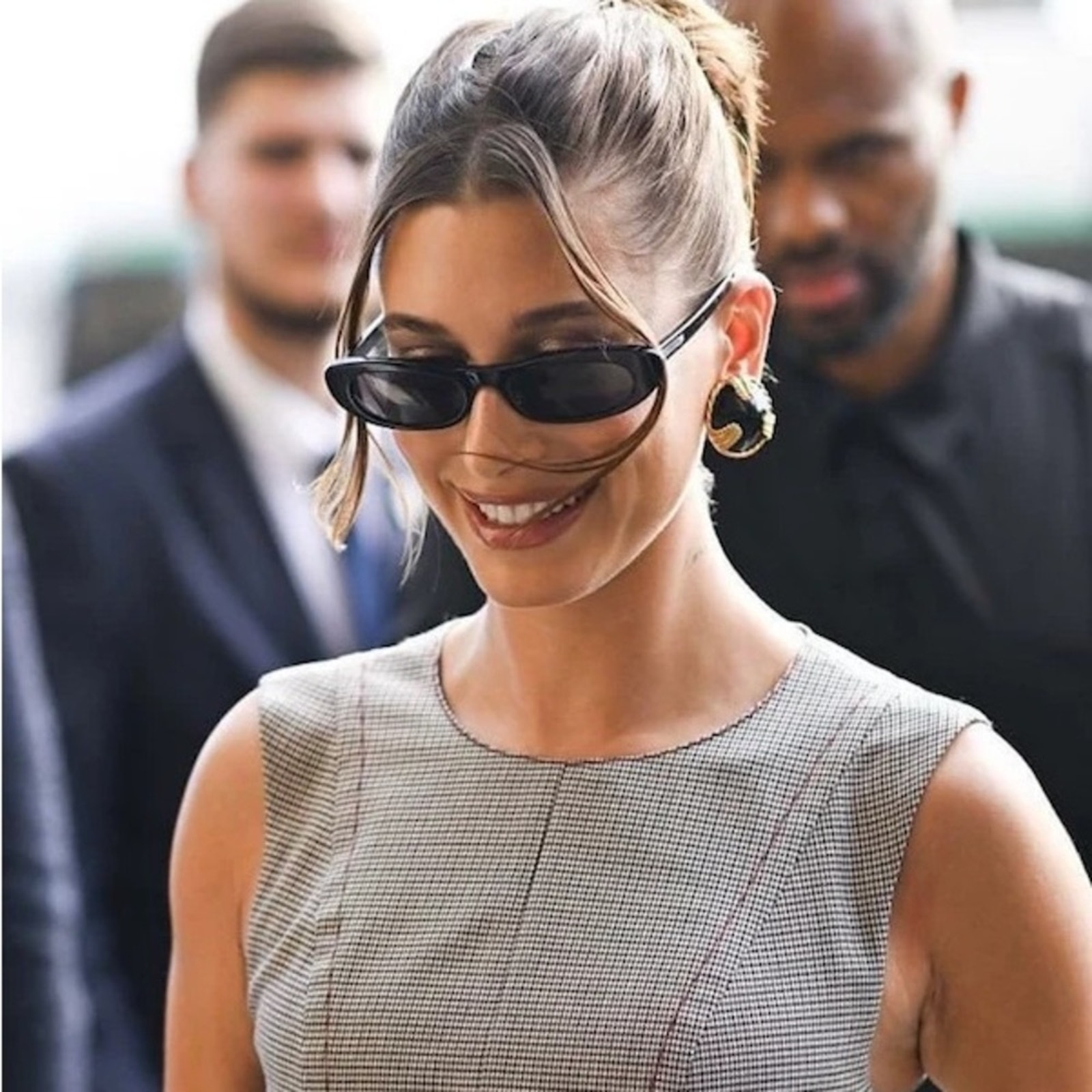 NEW SAINT LAURENT SUNGLASSES SL557 SHADE 001 Black as seen on Hailey Bieber