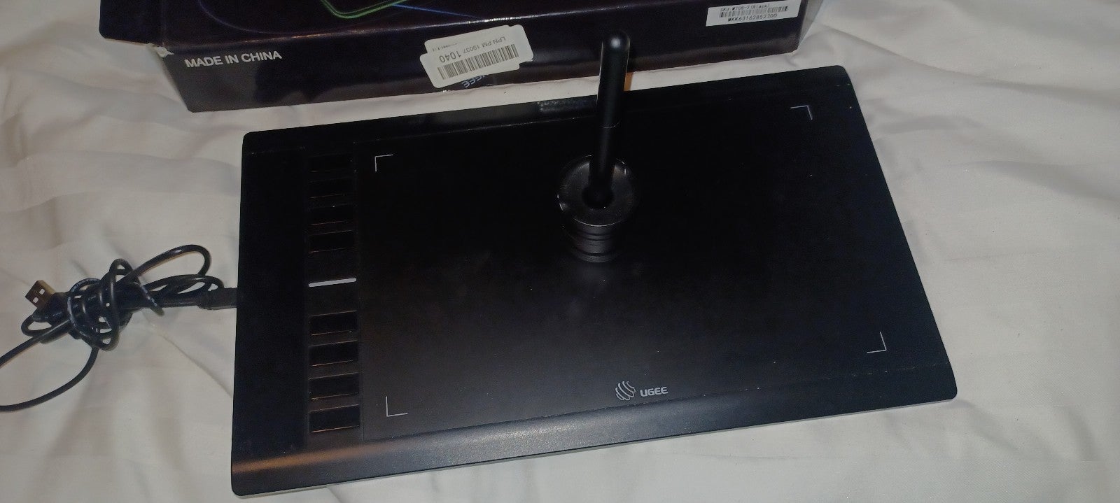 Ugee M708 Graphic Drawing Tablet