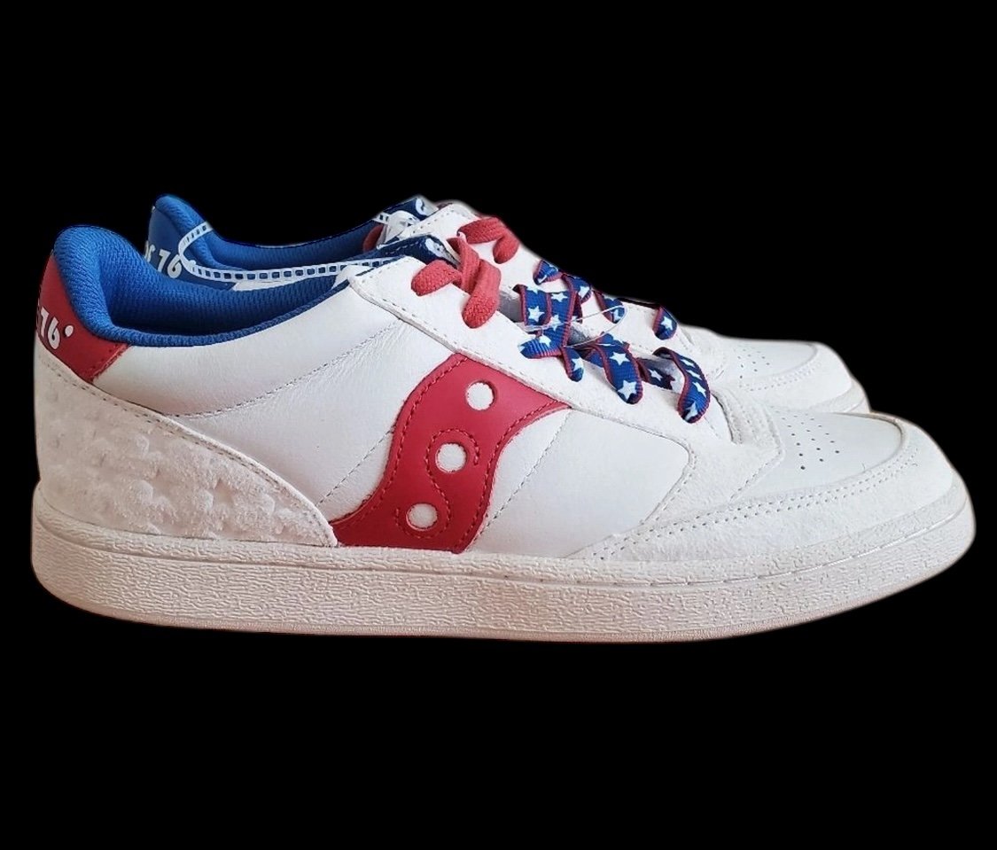 Saucony Jazz Court White and Red Sneakers Blue Stars Unisex Shoes Men Size 9.5