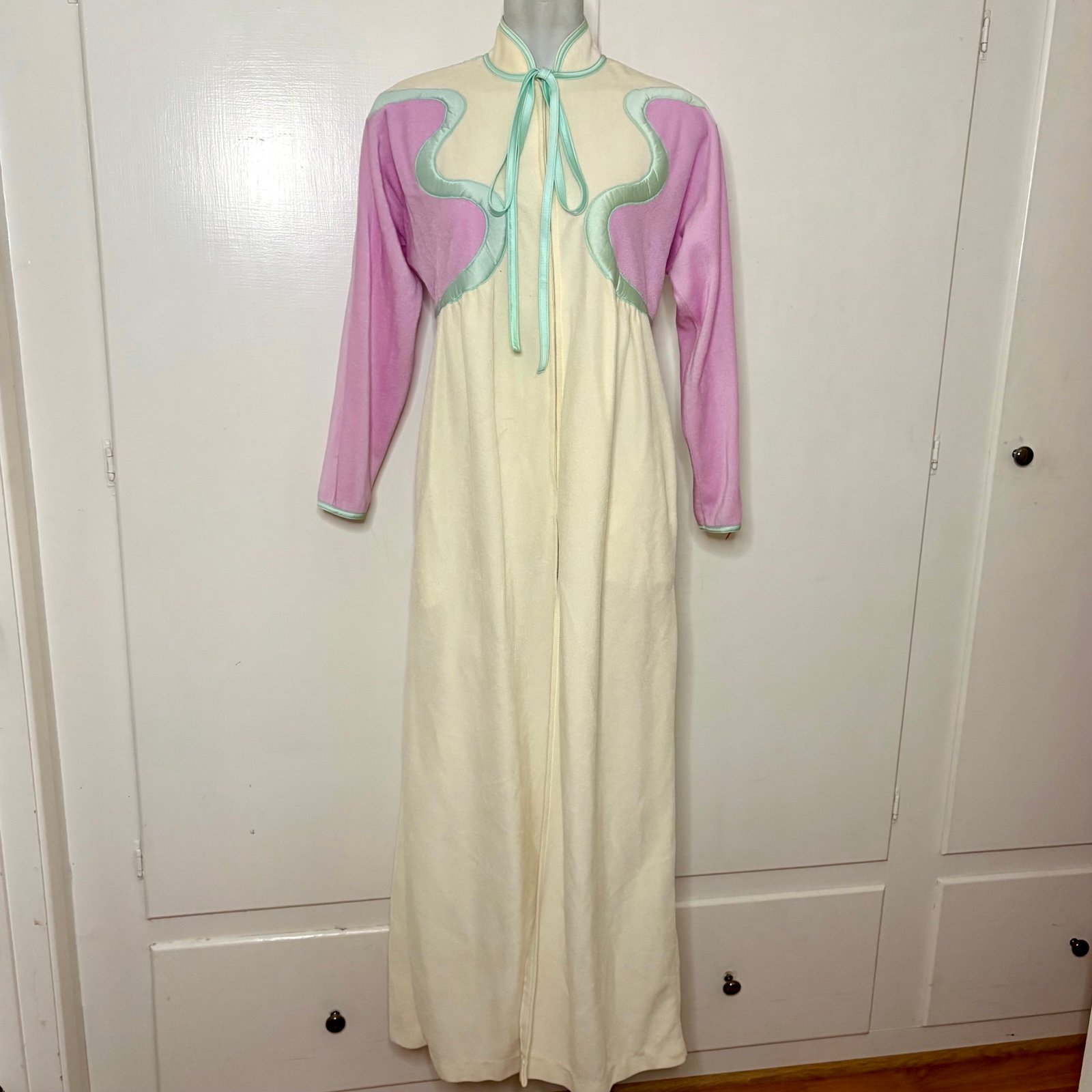Vintage 70s/80s I Magnin Groovy Puffy Colorblock Velour Zip Up House Coat Robe