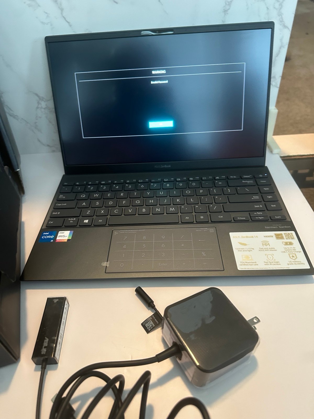 Asus zen book model ux425e