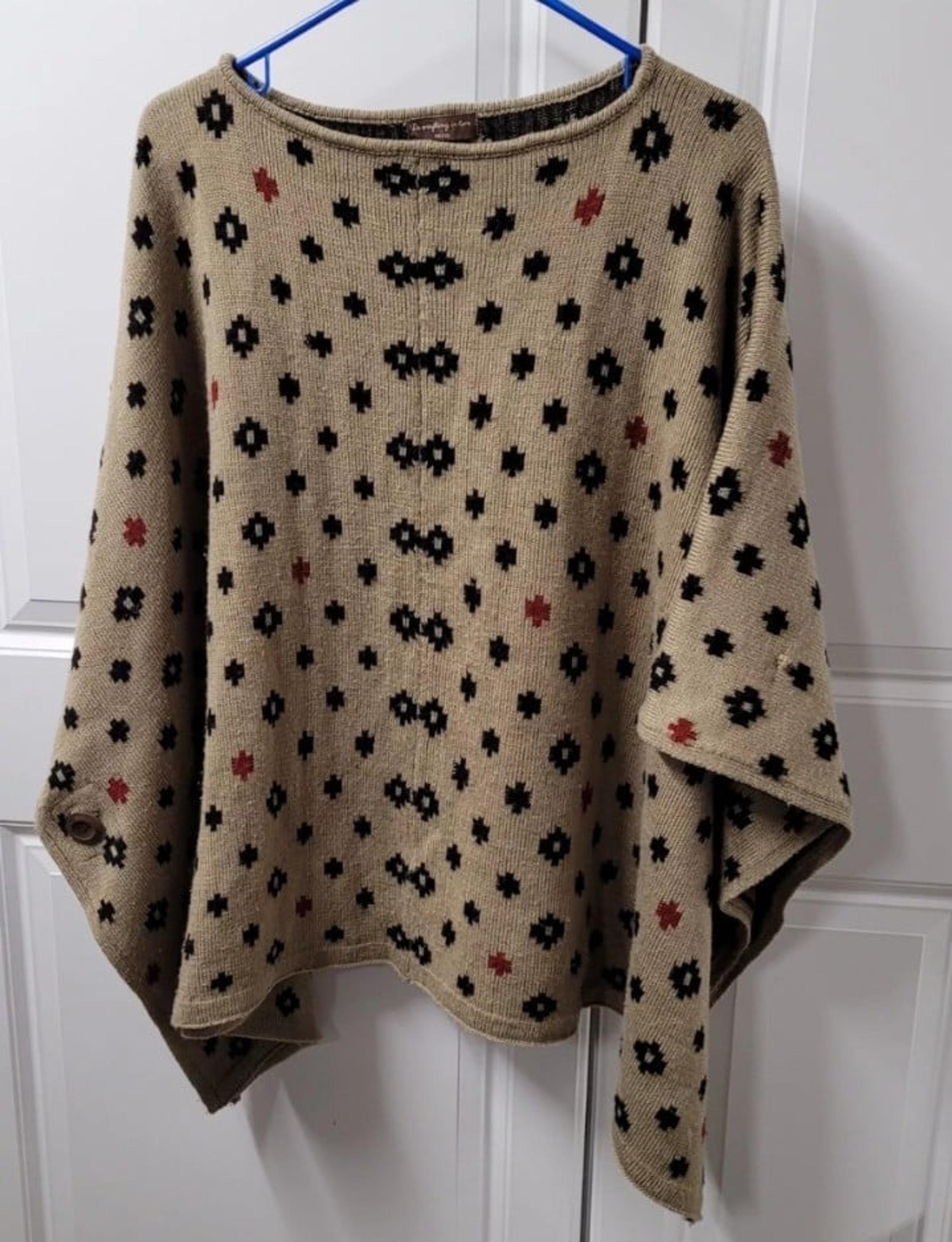 Anthropologie Do Everything In Love Women's Poncho Sweater
Size: OS