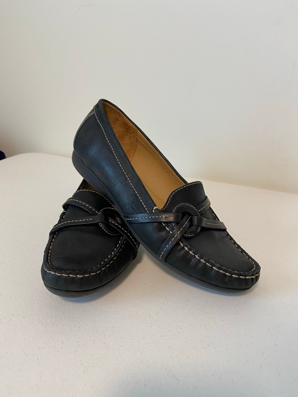 L.L. Bean women’s leather charcoal gray/black driving moccasin flat shoes — 7.5