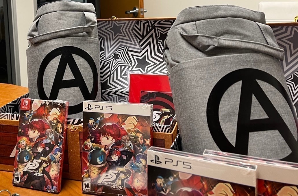 Persona 5 Royal collectors kit- game included!!!
