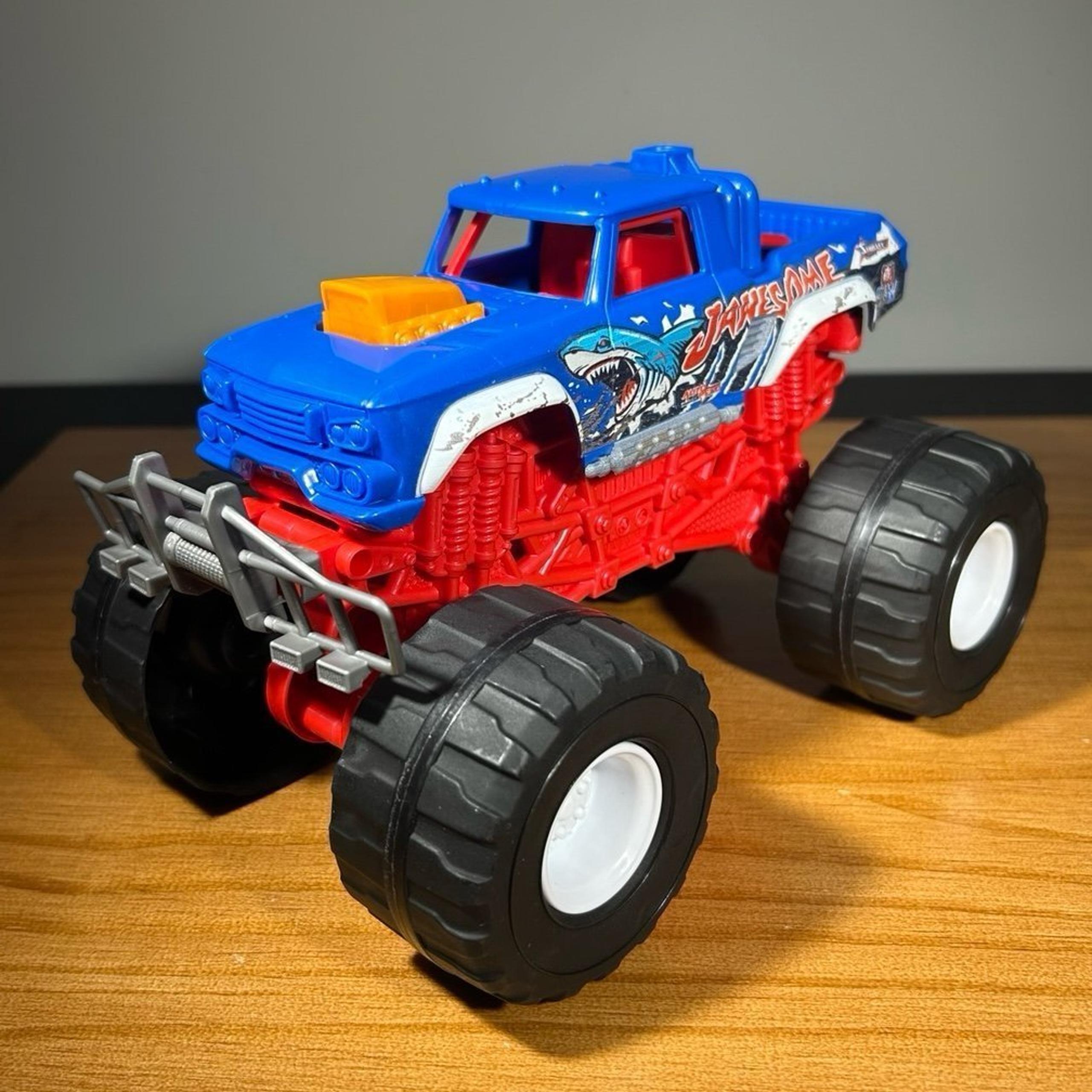Zuru Metal Machines Monster Truck Wars JAWESOME Truck (Lights/Sound) WORKS