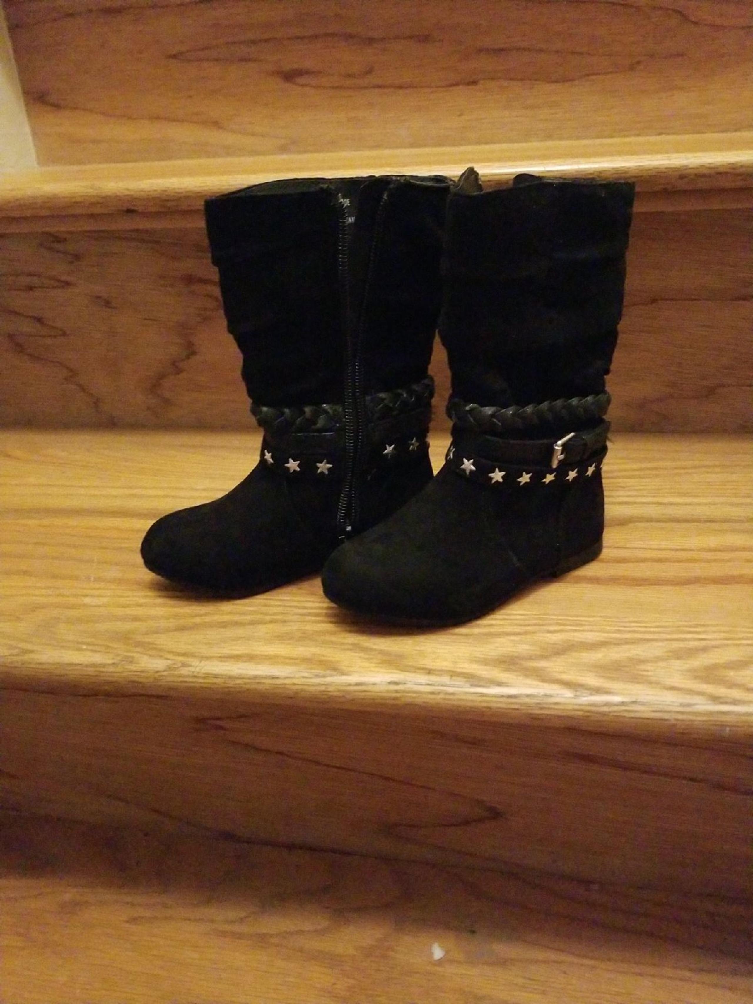 Toddler boots size 7