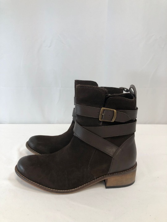 Earth Suede Ankle Boot - Woodland Hayley