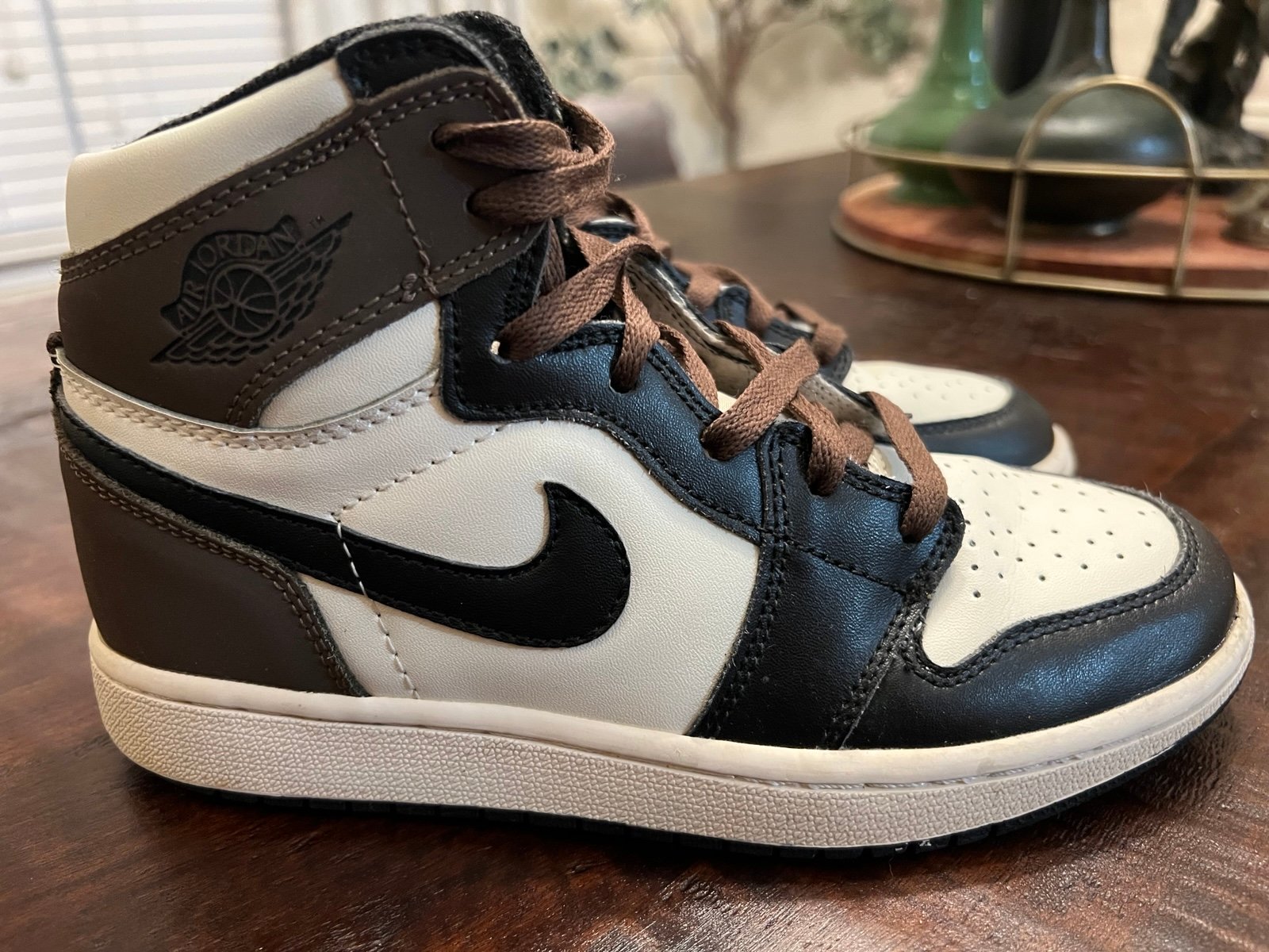 Nike Travis Scott High-Top Jordan Mochas Boys 6.5 GUC