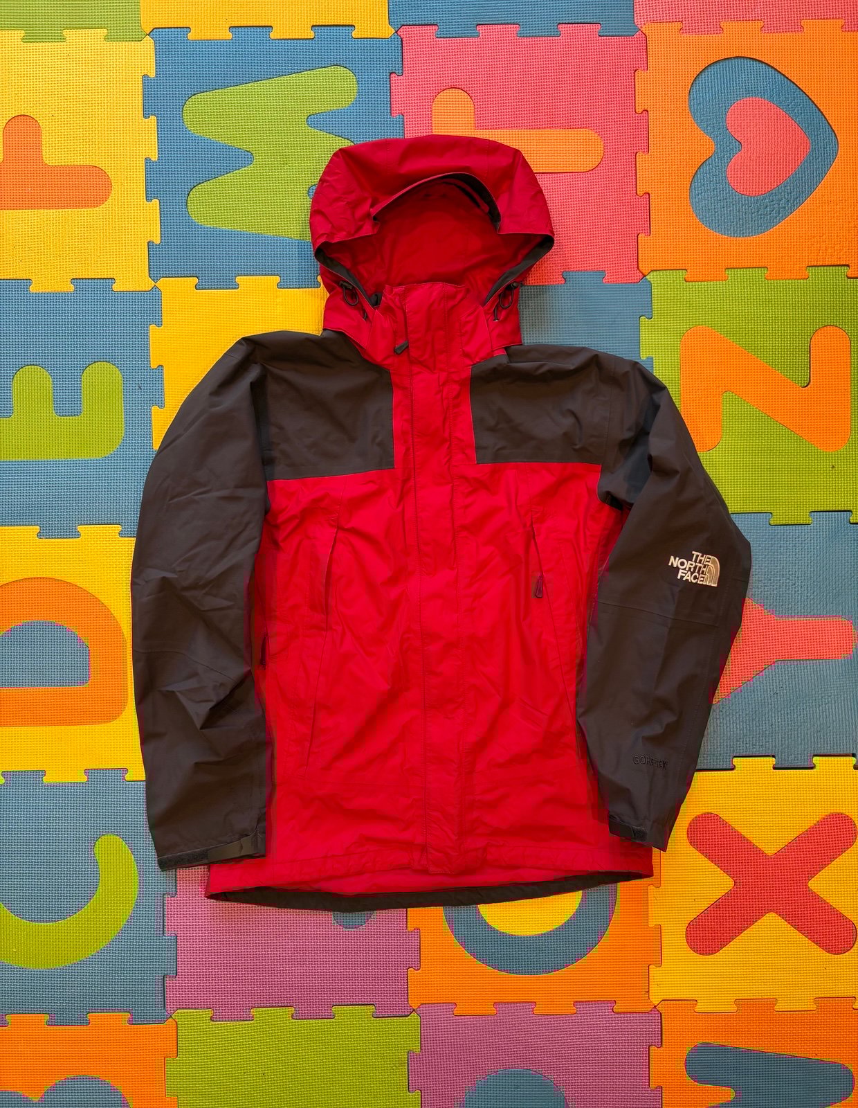 The North Face GoreTex Mountain Light Parka Jacket Red Medium