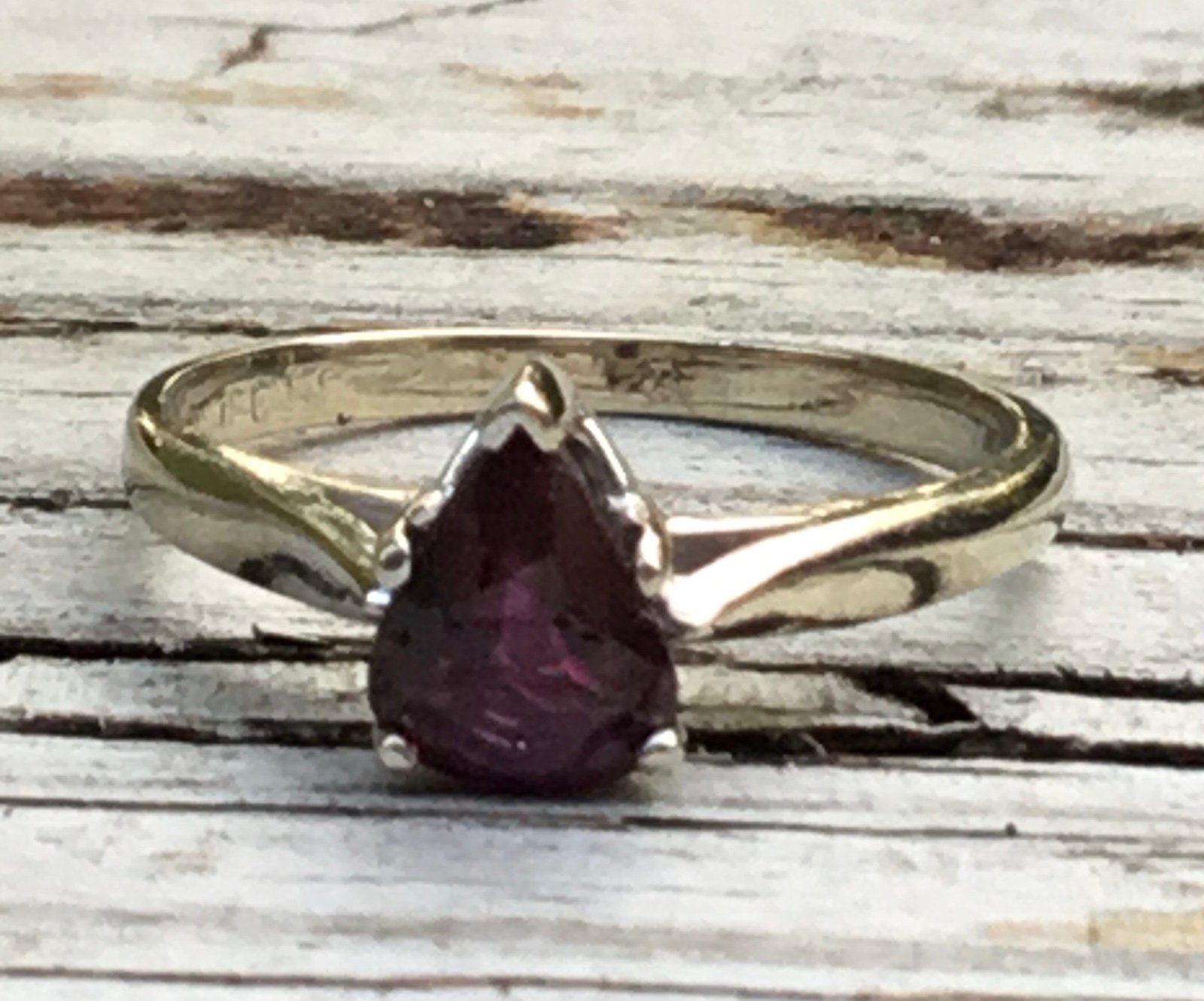 14kt white gold and tourmaline ring…..5 3\4