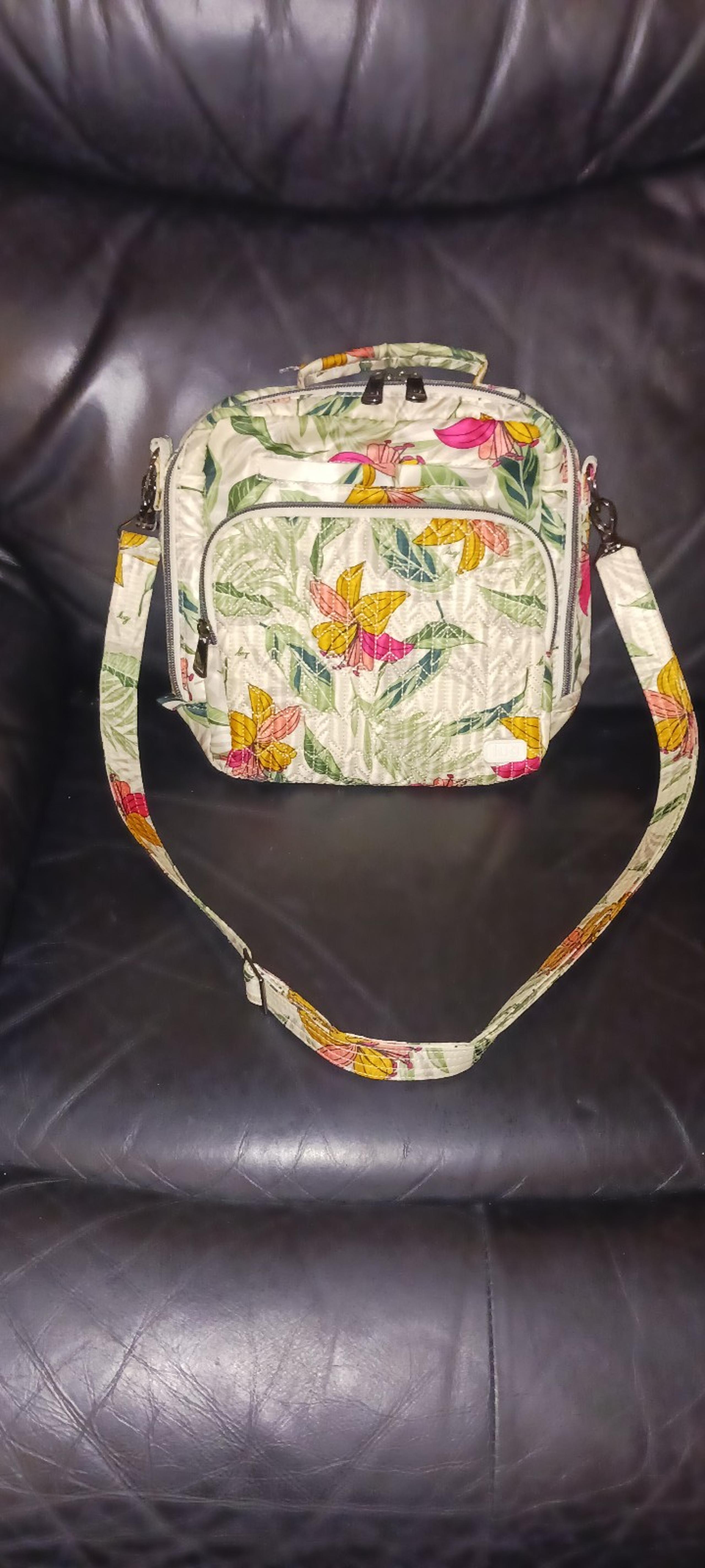Lug Crossbody