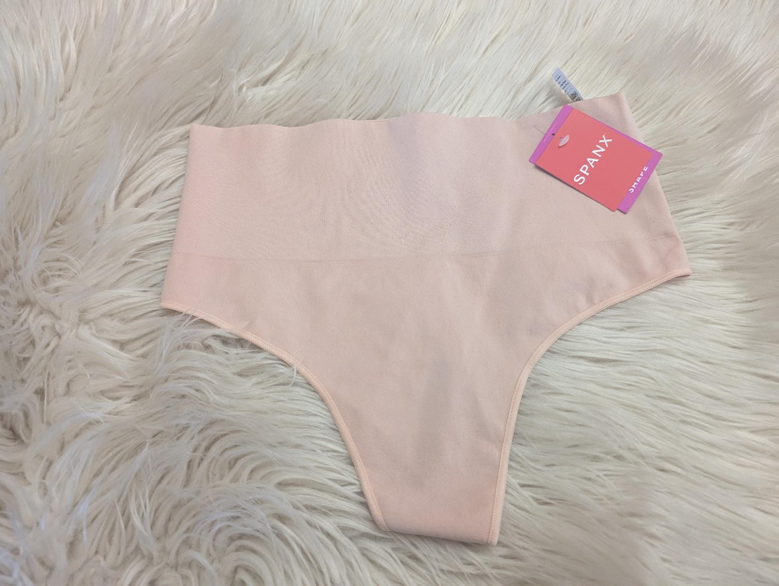 New Women's Size Medium Spanx Everyday Shaping Thong