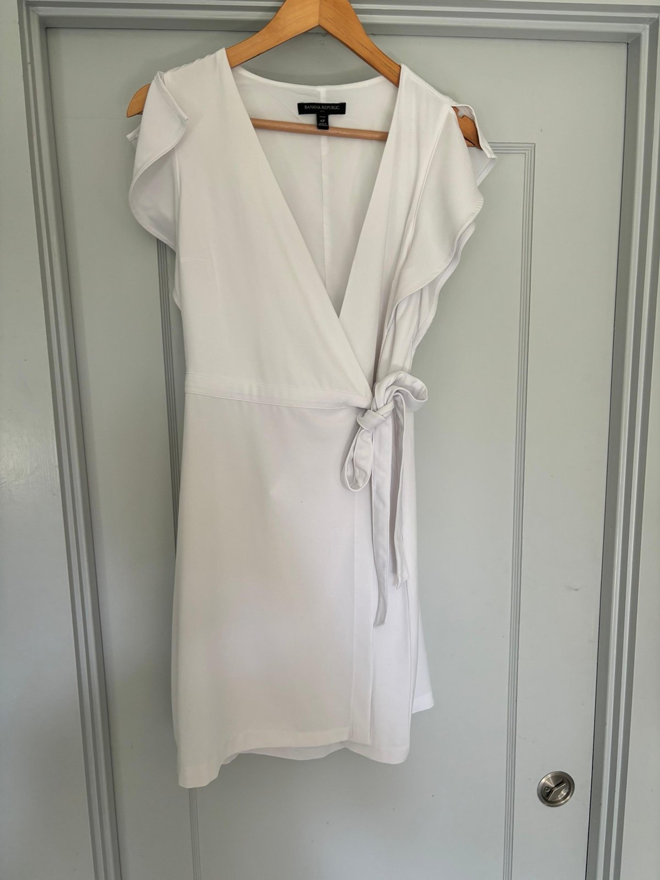 Banana Republic White Wrap Dress size 6p