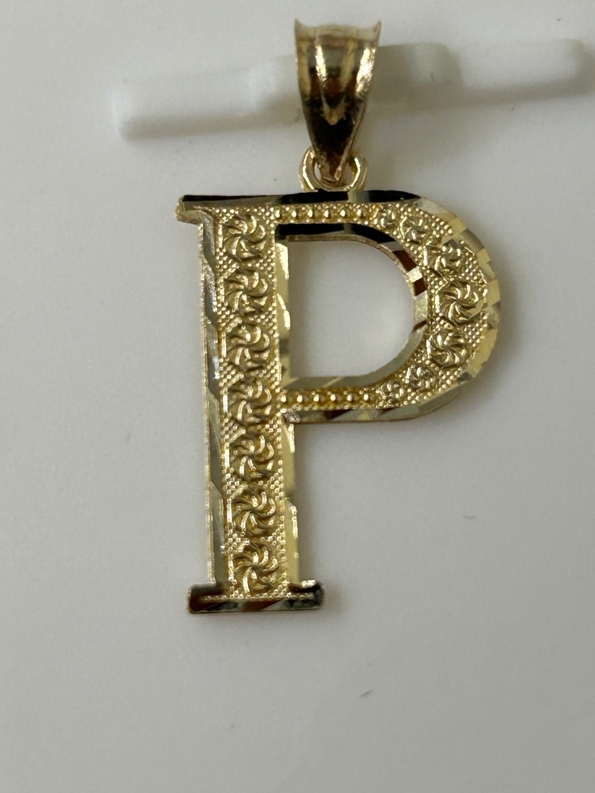 10k yellow gold pendant