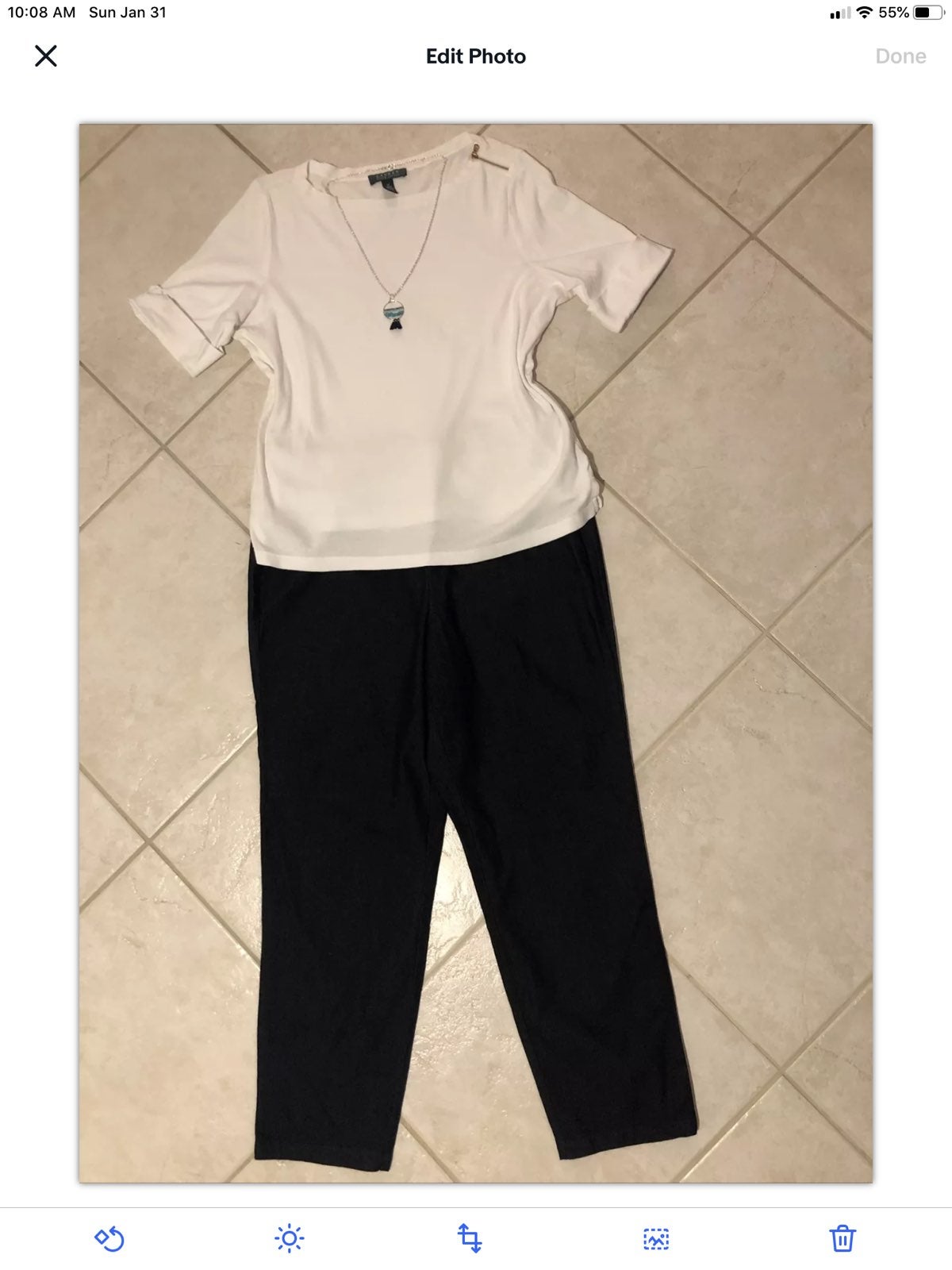 Outfit:1X Top;New 16W Jeggings;Necklace