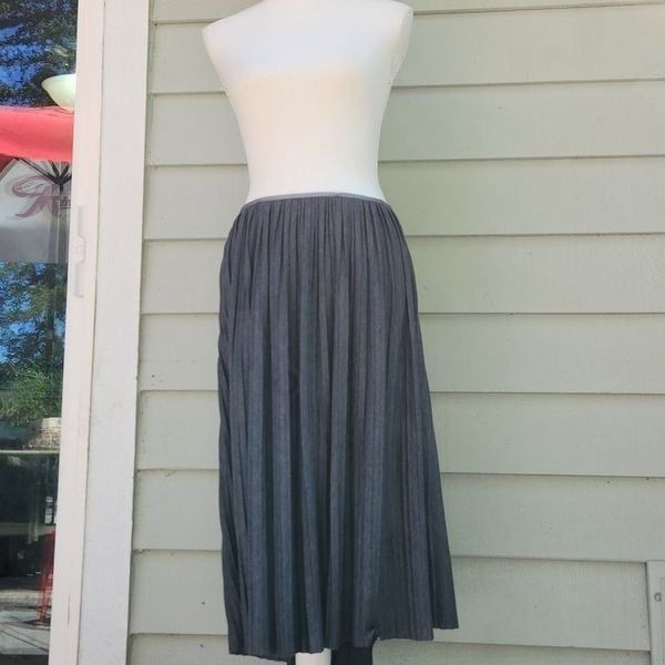 Banana Republic Factory Pleated Grey Midi Skirt