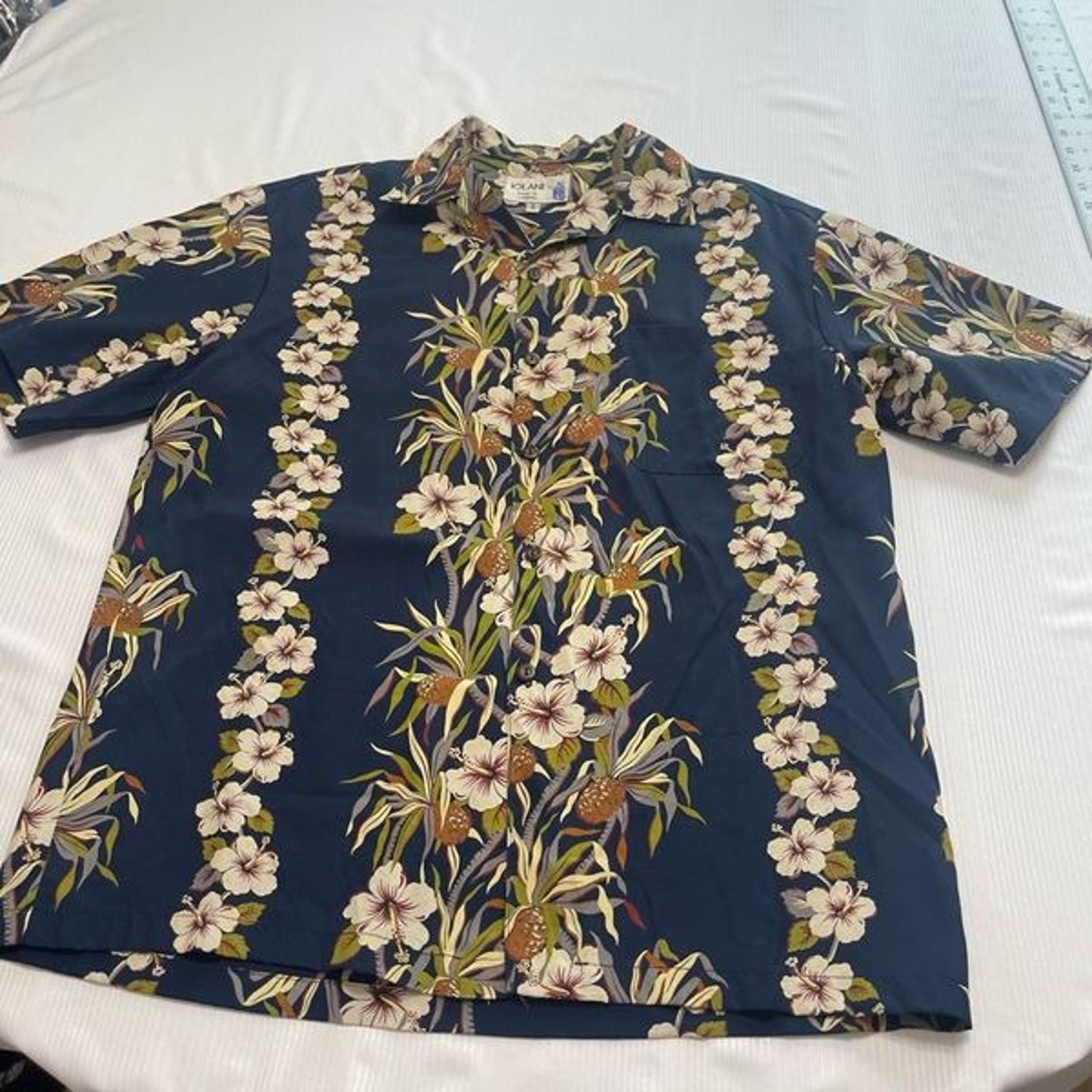 Iolani Hawaii VTG Short Sleeve Button Up Shirt Size Small