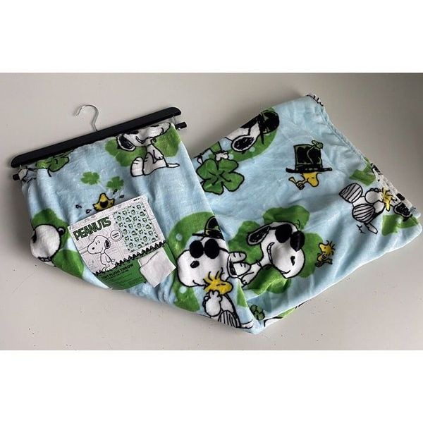 Peanuts Snoopy Woodstock St. Patrick's Day 50 X 70 Throw Blanket Clover NEW