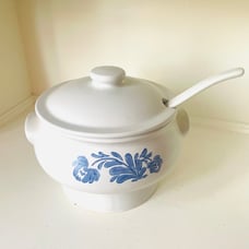 Pfaltzgraff Yorktowne Soup Tureen w/ Ladle