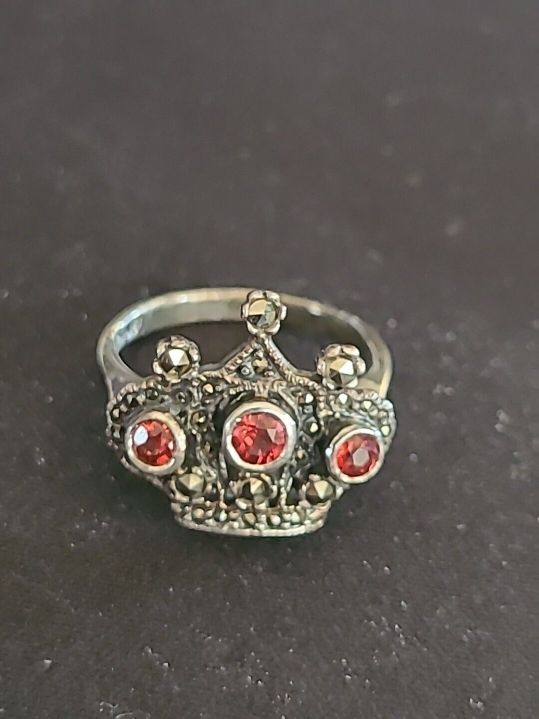 Vintage 925 Sterling Silver Garnet & Marcasite Crown Band Ring Sz 7 3/4