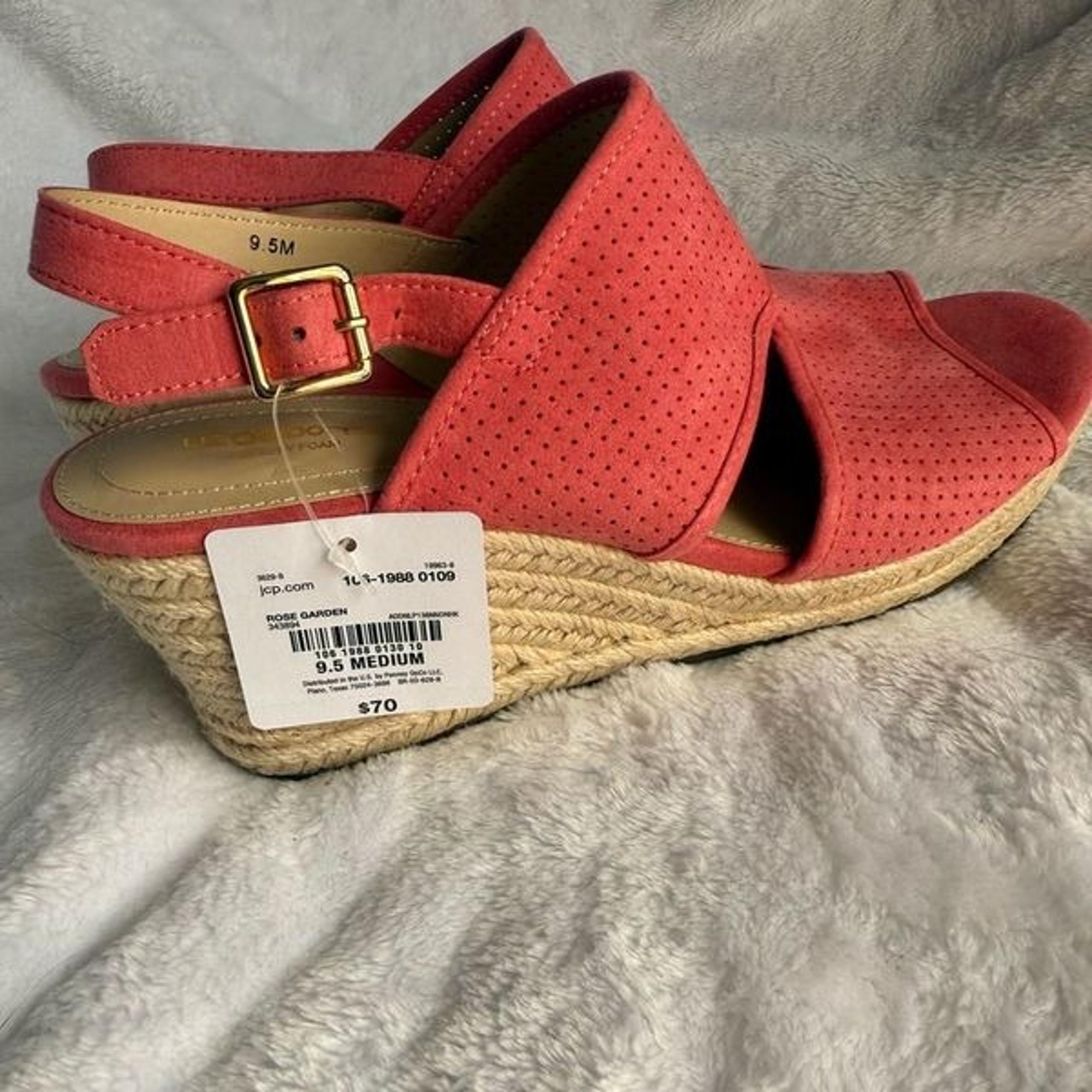 Liz Claiborne Coral Wedge Sandals