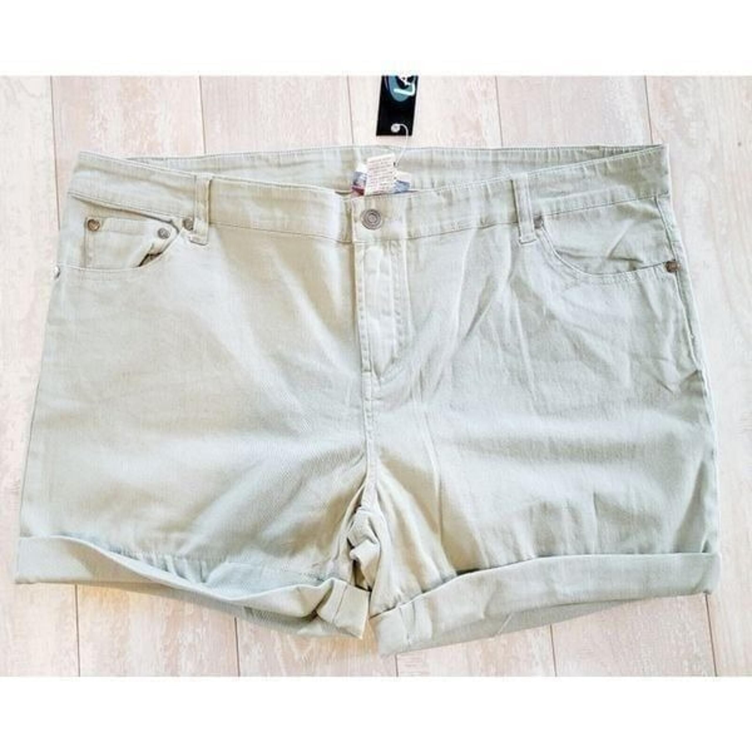 Las Olas 18 Stretch Denim Cuff Shorts Bermuda 18 Cuffed Leg Color SAGE NWT