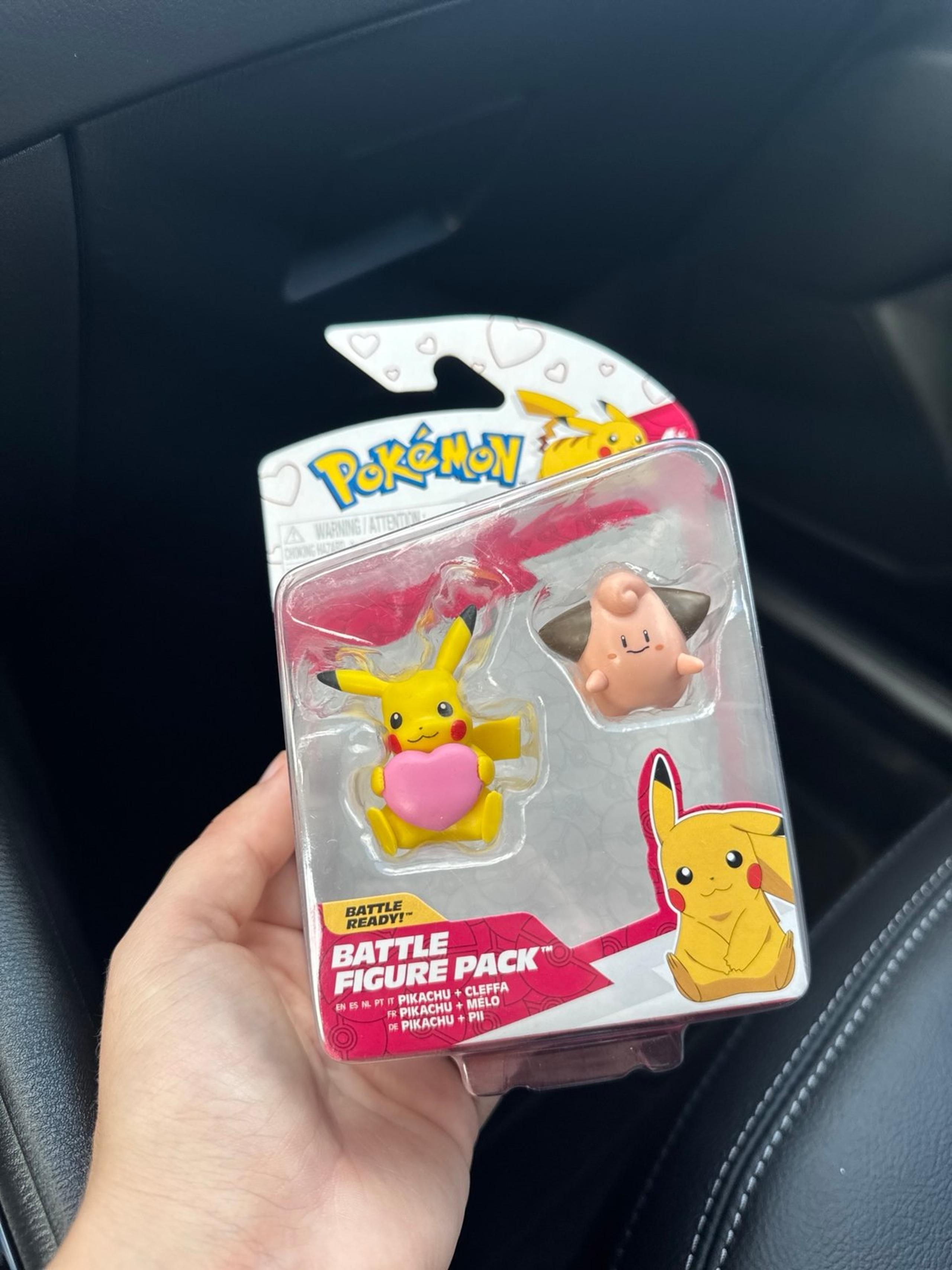 Pokemon Battle Valentines Day Pikachua and Cleffa