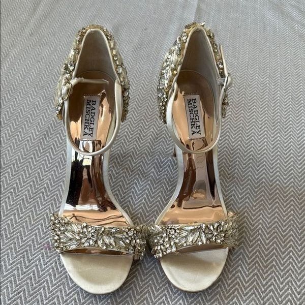 Badgley Mischka Tampa Gold Embellished Women's Heels Size 9