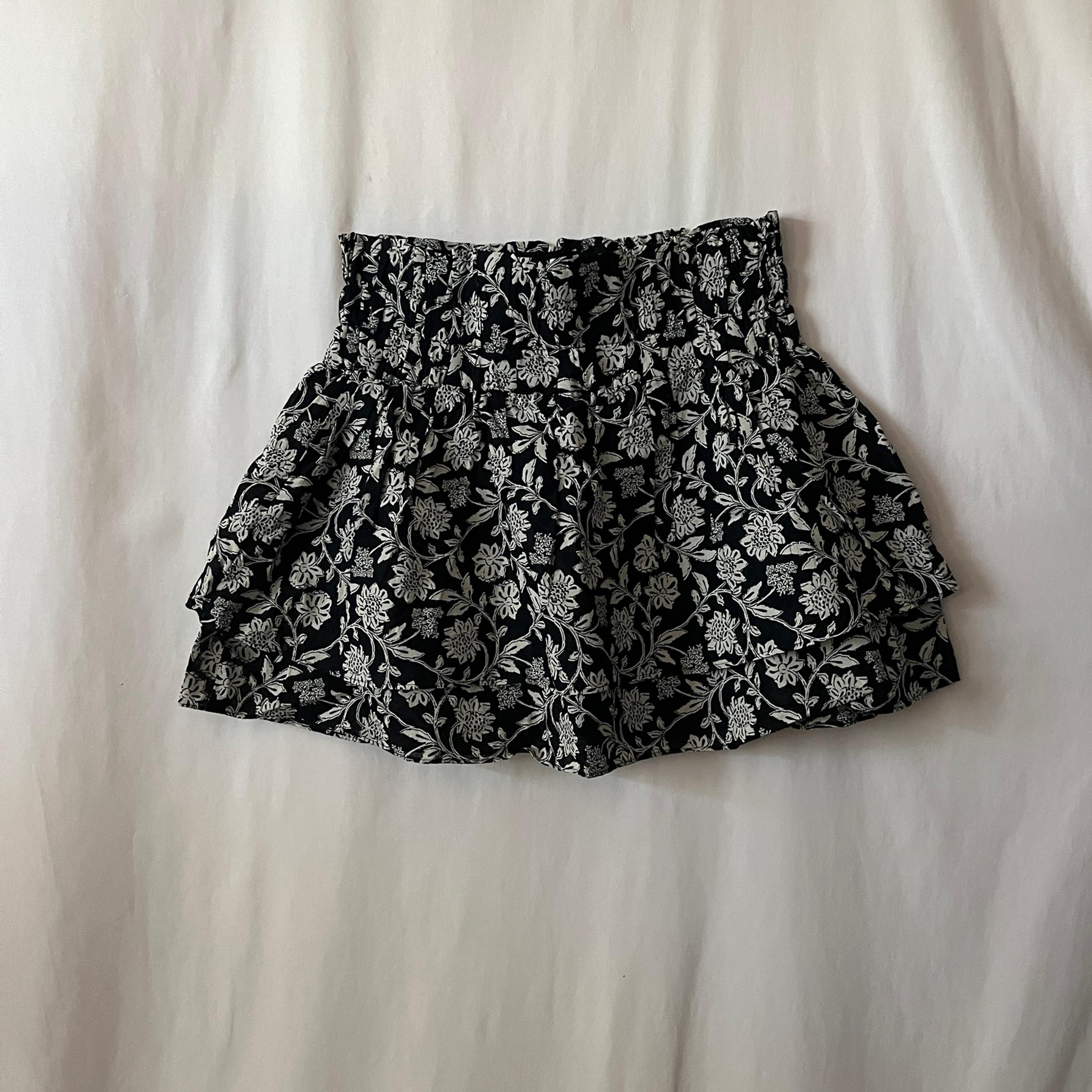 MNG floral all-over print ruffle tiered mini skirt size medium