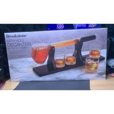 NEW IN BOX Brookstone 19th Hole GOLF Club Decanter w/ 4 Glasses & Wooden Display