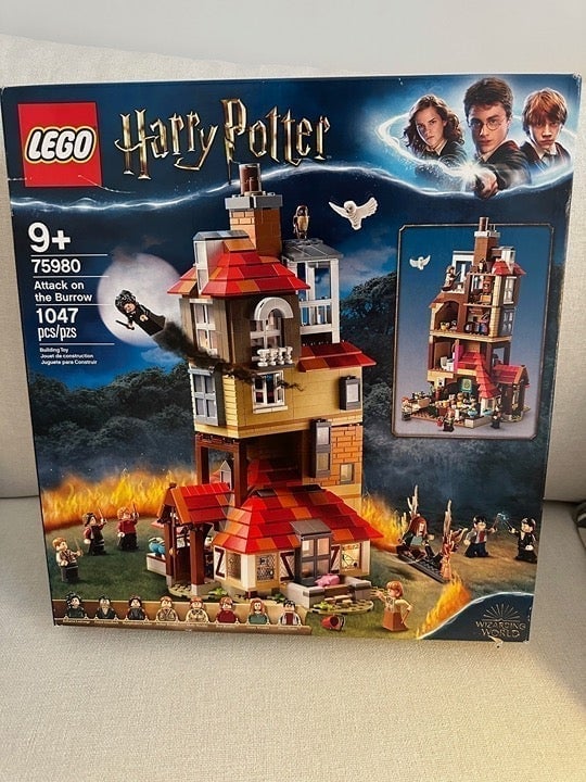 LEGO Harry Potter Attack on The Burrow 75980 Building Kit NWT