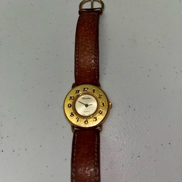 Vintage Valentino Genuine Leather Ladies Analog Watch