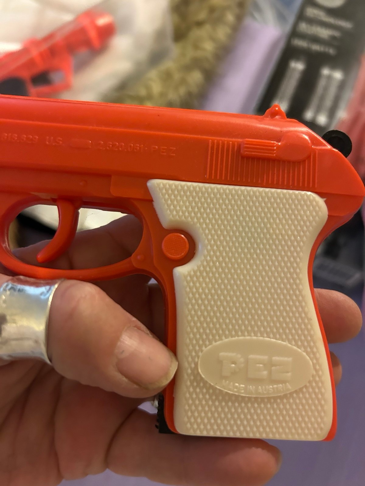 Pez gun