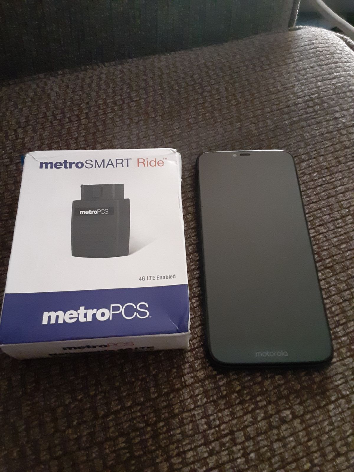 A Motorola g7 power phone e an a metro s
