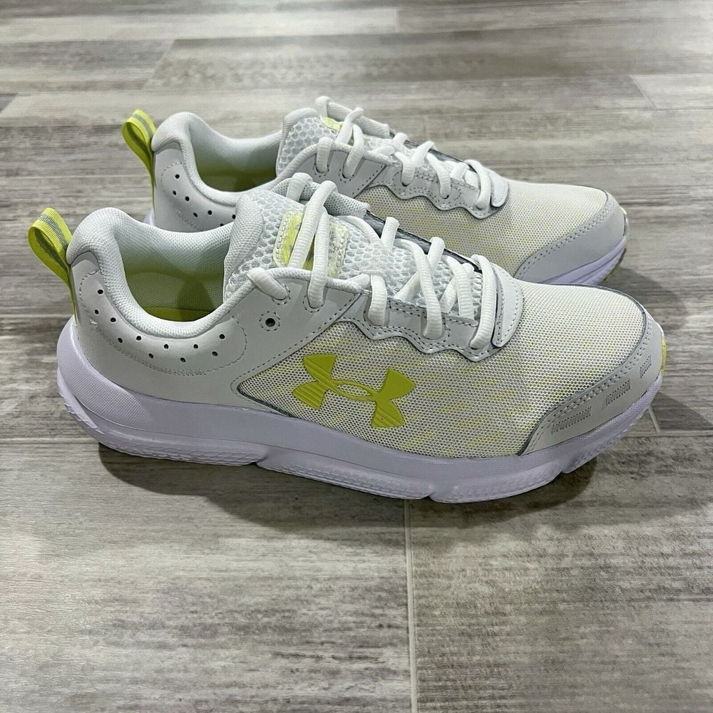 Size 9 Woman's Under Armour Charged Assert 10 Running Shoes White 3026179-110
