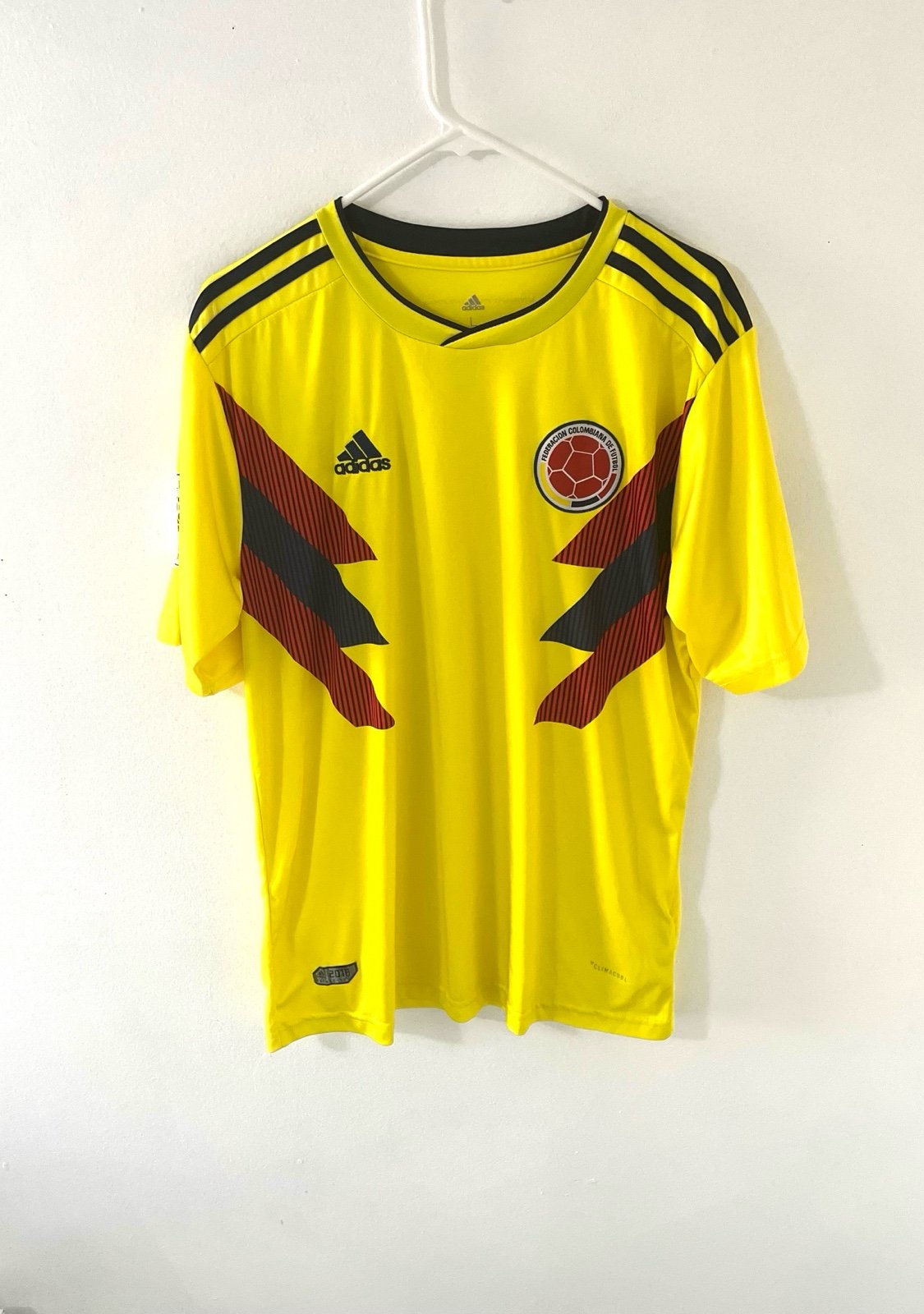 Adidas Climacool 2018 Colombia Home Kit/Jersey, Size: Large