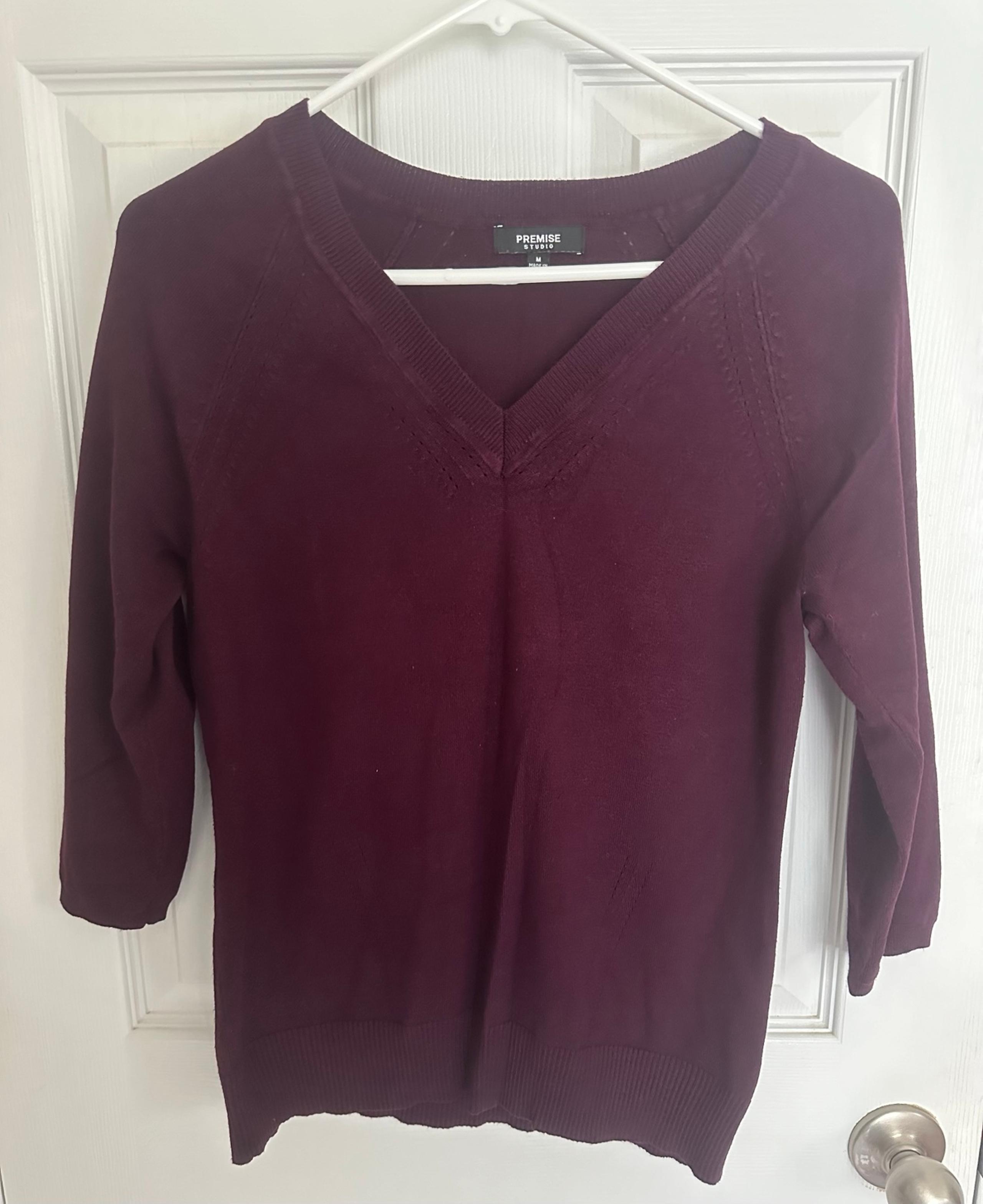 Premise Studio Womens Size Medium maroon Burgundy Pullover V Neck Sweater