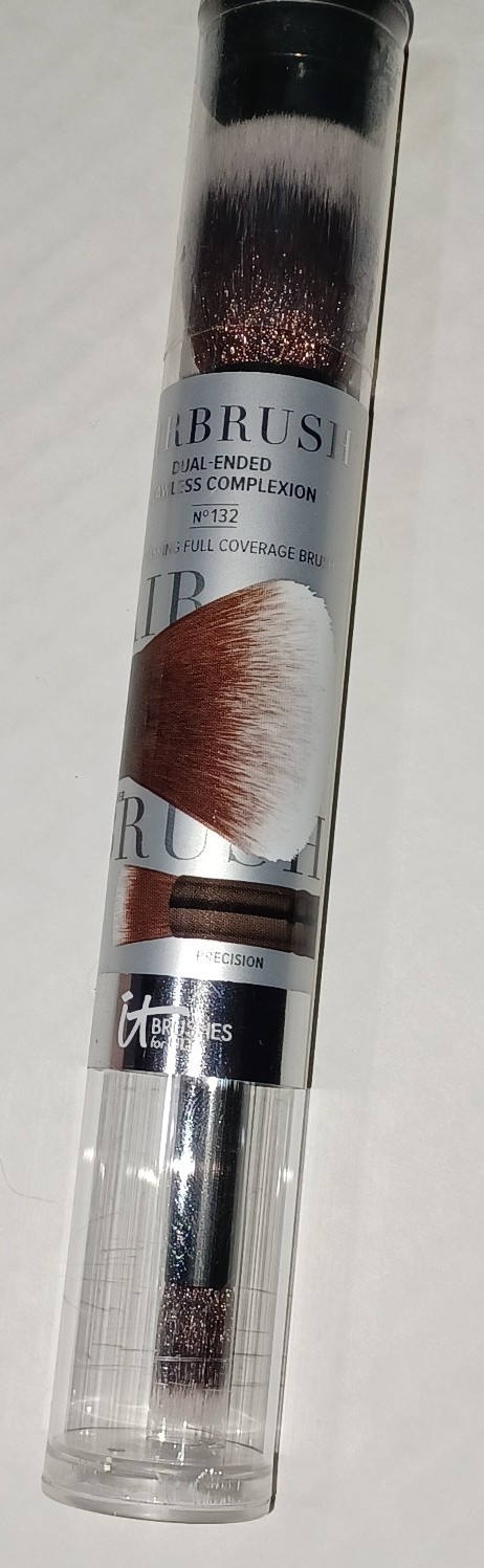 It cosmetics complexion brush no. 132 NEW