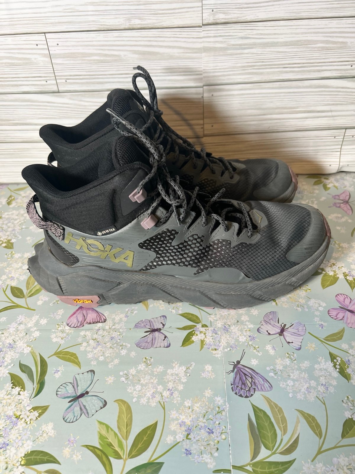 Hoka one one trail code gore Tex women’s hiking boots size 11B