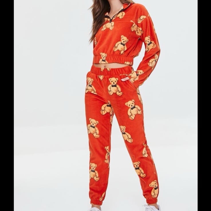 Forever 21 teddy bear 1/2 zip cropped pullover and joggers set