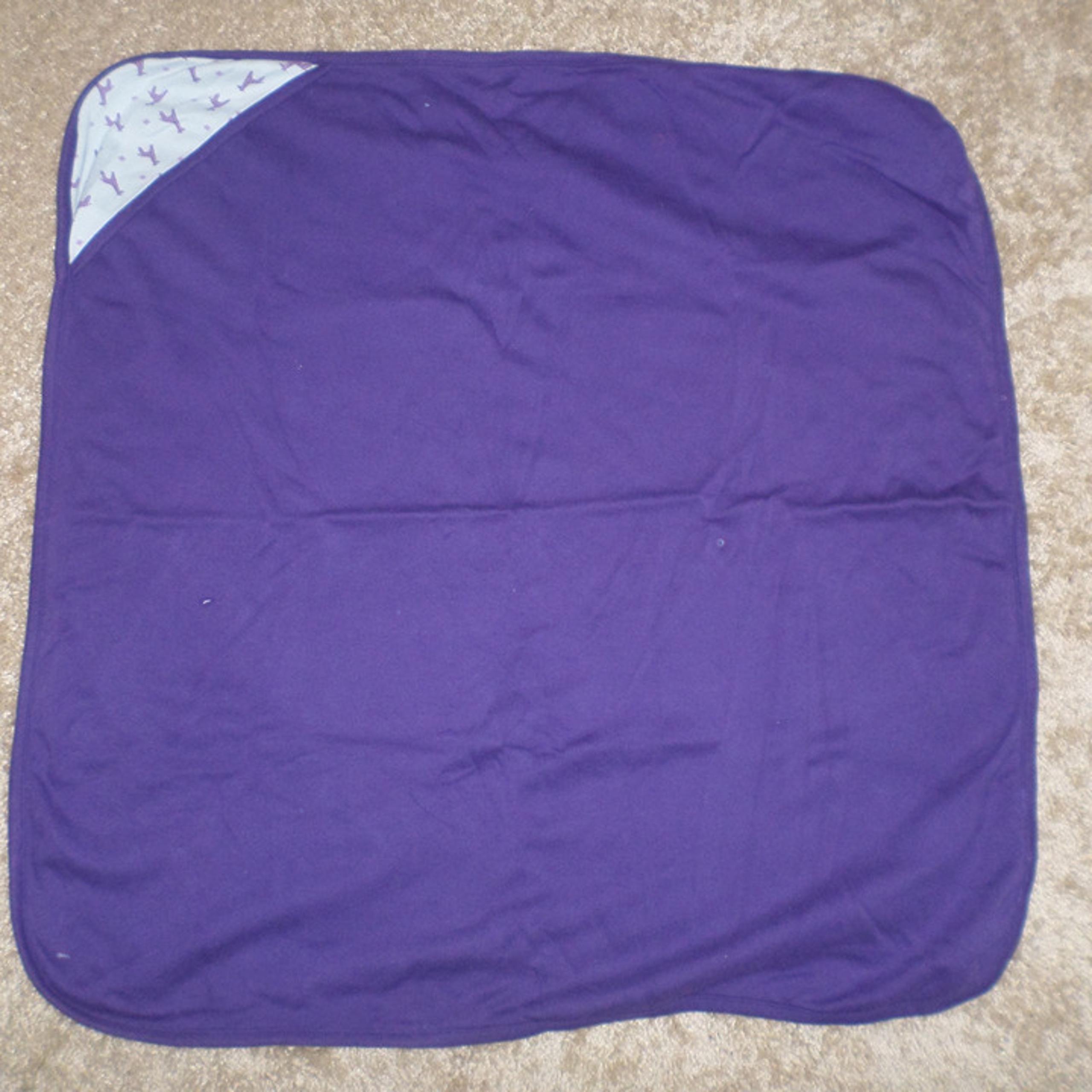 EUC Origany 30'' x 34'' Purple & Gray Giraffe Organic Stroller Blanket