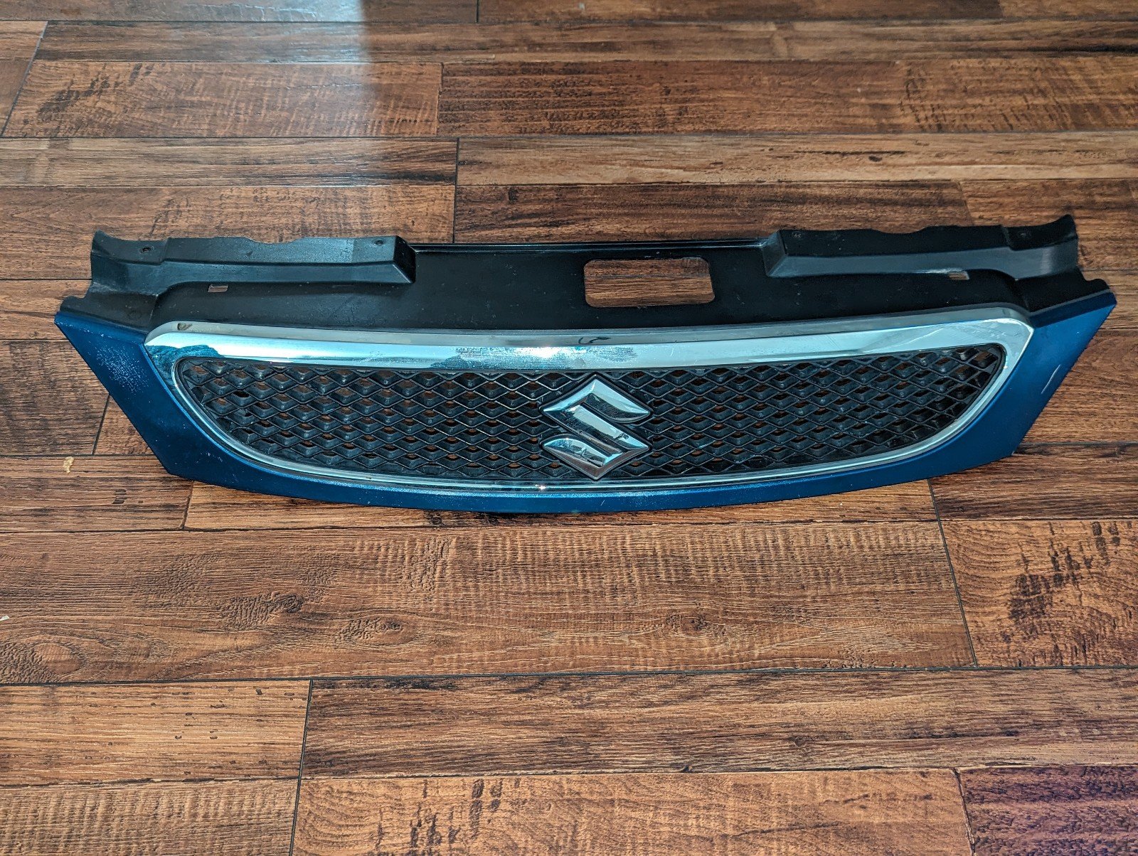 OEM 2007-2009 Suzuki Reno Front Bumper Grille Grill Cover Blue Chrome 96408513.
