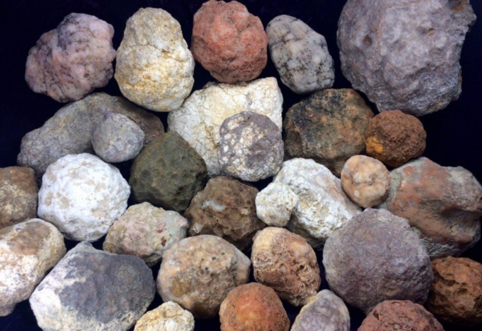 10 lbs Whole Natural Unopened Kentucky Geodes