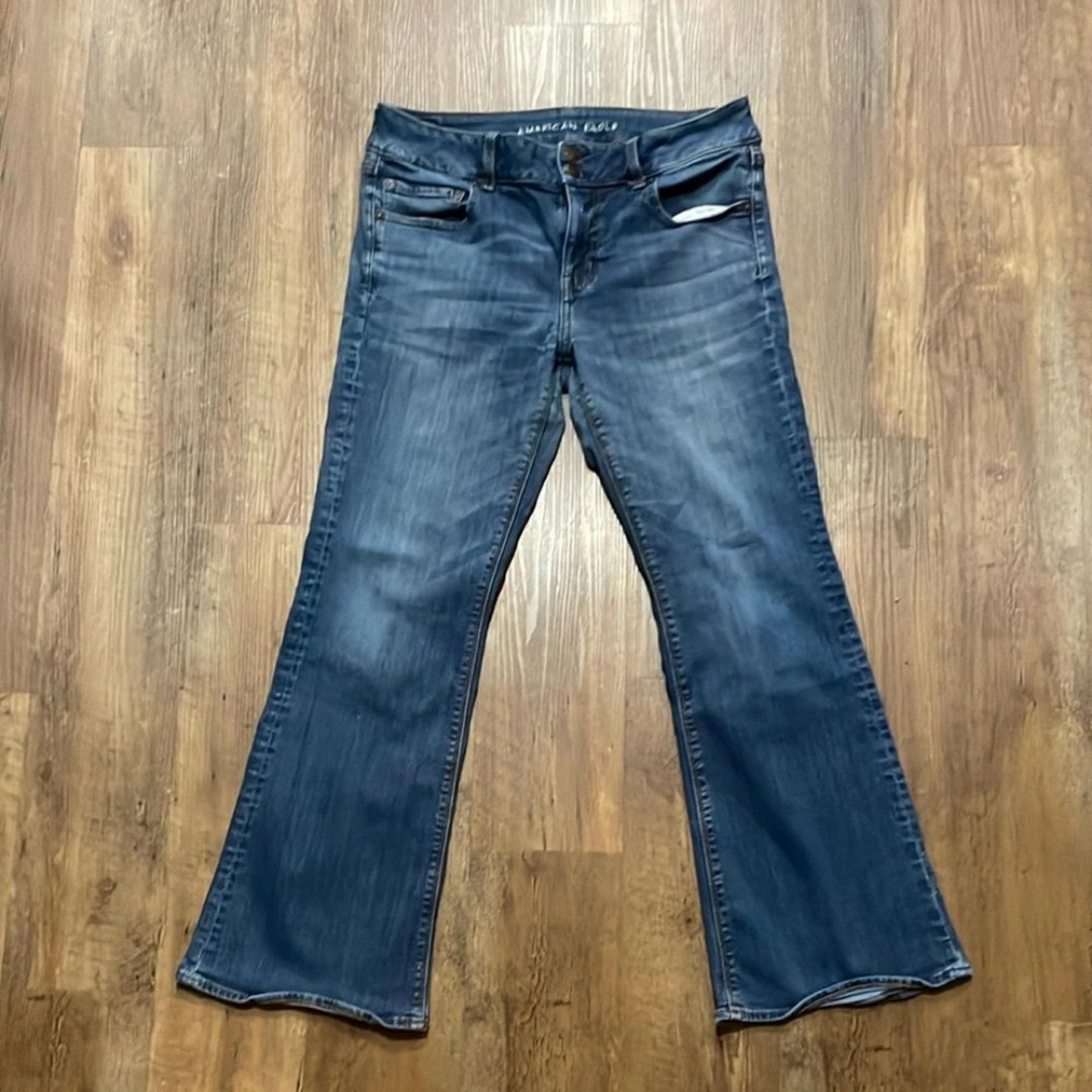 American Eagle Artist Flare Super Stretch Women’s Jeans Size 12 Short