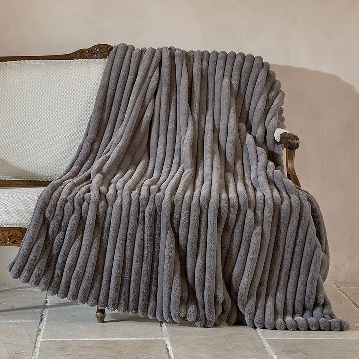50 x 70 Fluffy Plush Blanket for Sofa Couch Bed Living Room