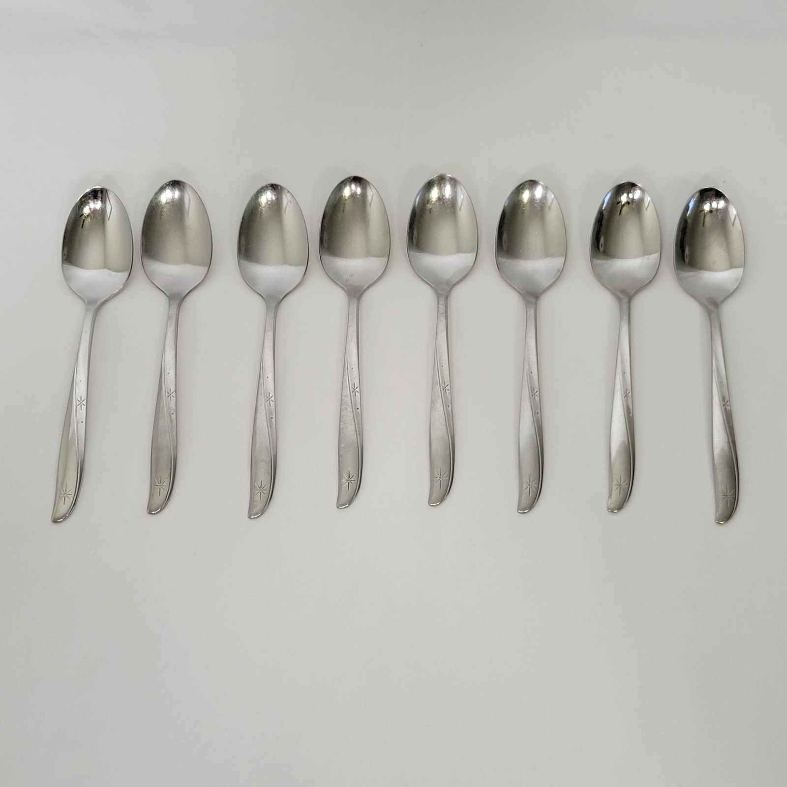 Set of 8 Vintage Oneida Twin Star Stainless Teaspoons Flatware 6.125